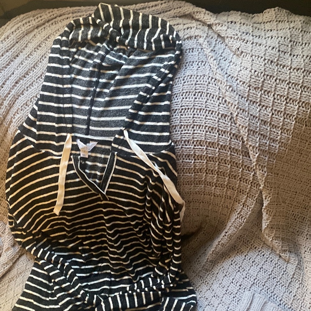 Gray and white striped hooded top
